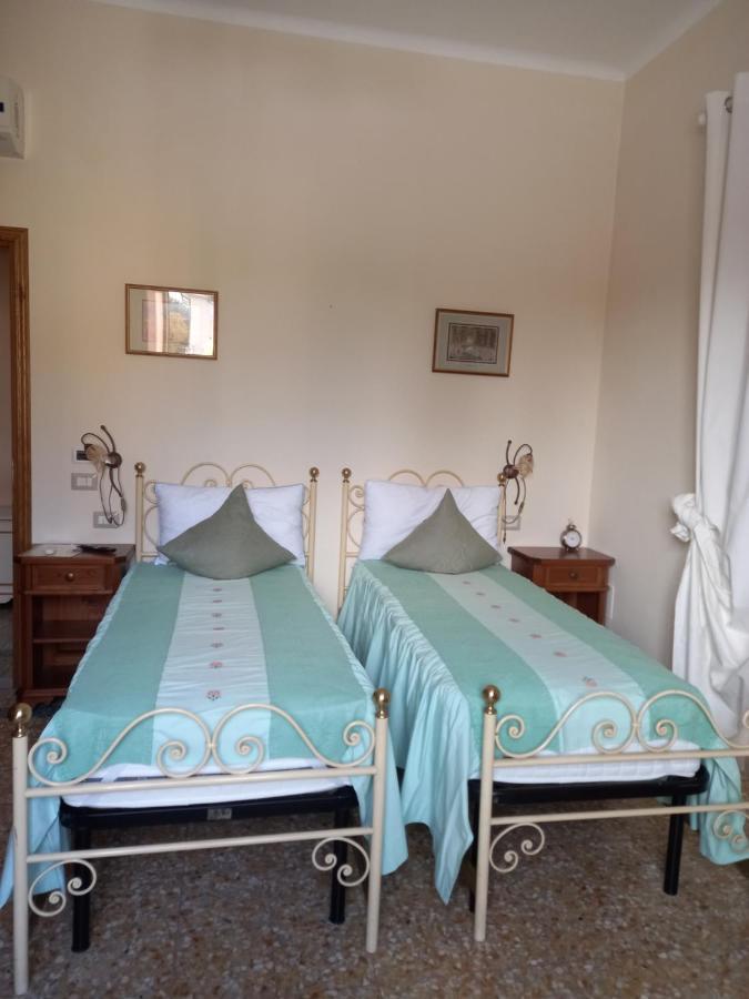 לוקה Bnb Villa Melany Vicino Centro חדר תמונה